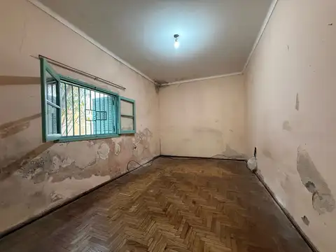 Casa 5 ambientes con 1 baño