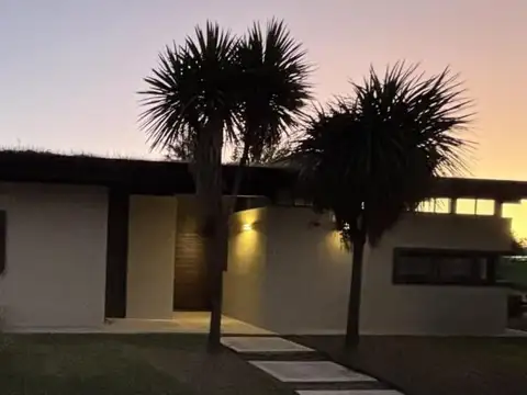 Casa  en Venta en Pellegrini I (Villa Rosa), Pilar, G.B.A. Zona Norte