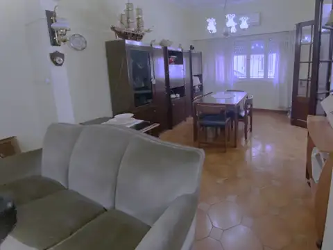 OPORTUNIDAD  CASA 132M2, 2 PLANTAS, 4 AMB, TERRAZA, APTA CREDITO, ZONA RESIDENCIAL ALTA