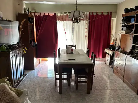 Depto Tipo Casa en Venta de 6 ambientes