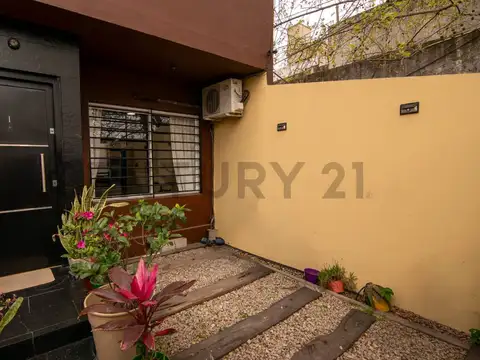 VENTA | DÚPLEX 3 AMBIENTES CON COCHERA, TERRAZA Y PARRILLA – SANTOS LUGARES - AP