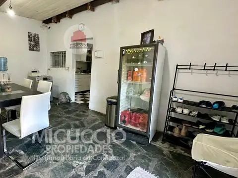 Casa 4 ambientes con 2 baños