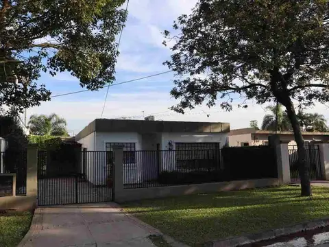 VENTA CASA LOS CEIBOS 444 A 2 CUADRAS DE AV ACONQU