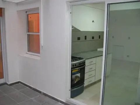 EXCELENTE DEPARTAMENTO 3 AMB. CON COCHERA Y BAULERA-