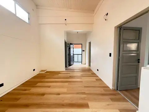 Depto Tipo Casa en Venta en Villa Adelina, USD 115.000