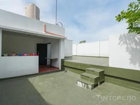 PH en venta 5 ambientes en Flores terraza, patio y balcones.