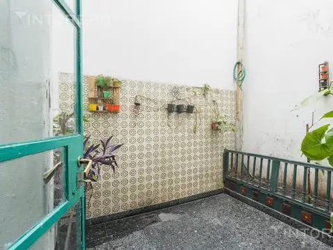 Depto Tipo Casa en Venta en Flores, USD 175.000