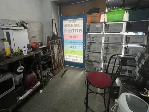 Venta de local en Pompeya
