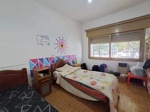 Casa una planta 3 dorm y Dpto Barrio Gral Bustos