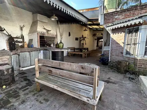 Casa en Venta con 5 cocheras