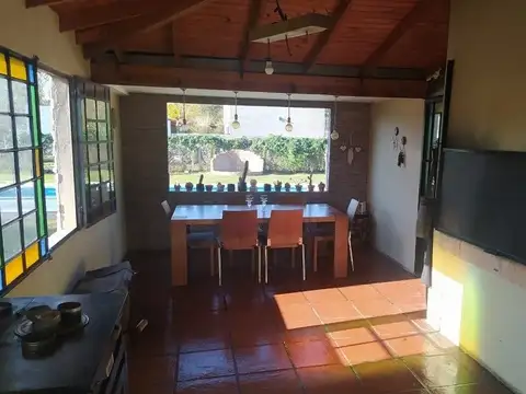 Casa 5 ambientes con 3 baños