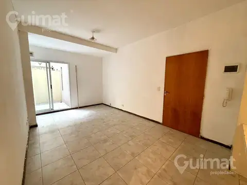 Depto Tipo Casa en Alquiler en Parque Chacabuco, $ 850.000