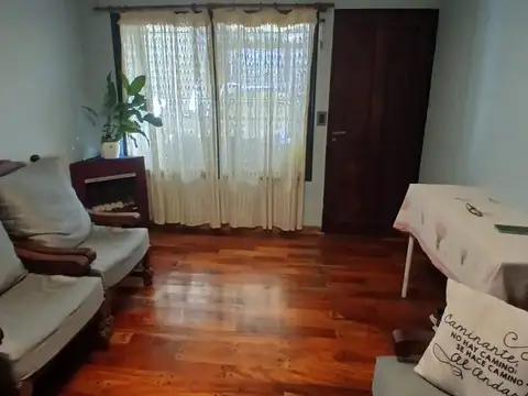 Depto Tipo Casa en Venta de 4 ambientes