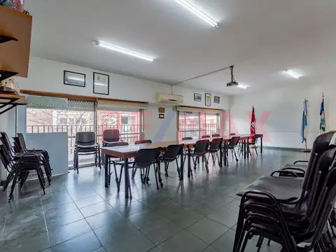 VENTA TRIPLEX  9 AMBIENTES CON TERRAZA - FINANCIA