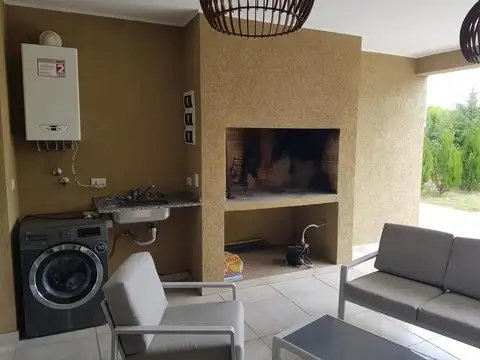 Casa en Venta con 4 cocheras