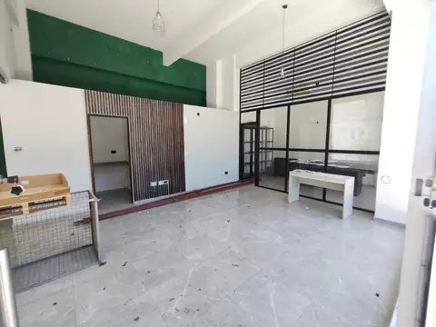 Venta - Local - Villa Luro - Amplio - Permuta