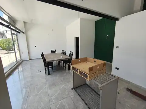 Local en Alquiler en Villa Luro, USD 2.000