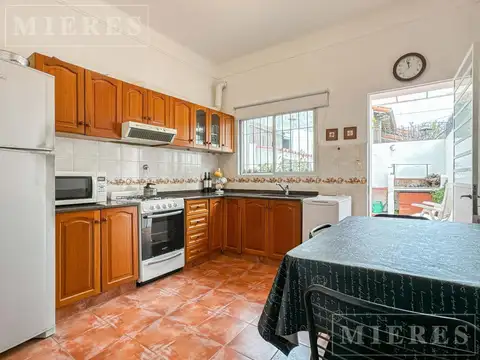 Depto Tipo Casa en Venta 50 años