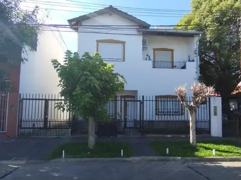 BARRIO MALVINAS, DEPARTAMENTO PA DE 3 AM EXCELENTE
