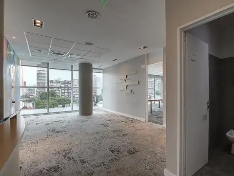 Excelente piso de oficinas en lo mejor de V. Urquiza. Amplia oferta de medios públicos de transporte