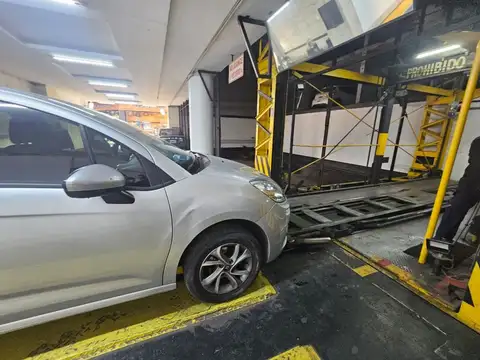 VENTA COCHERA CON ASENSOR EN PEATONAL CENTRO