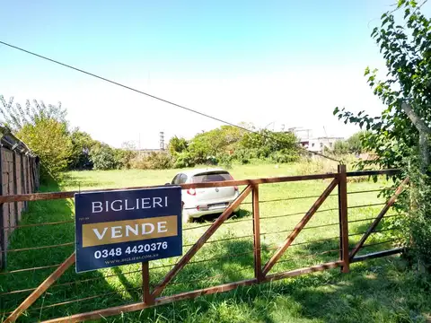 Deposito 350m² sobre 1420m² de terreno en Las Azucenas y Las Anemonas, Escobar.