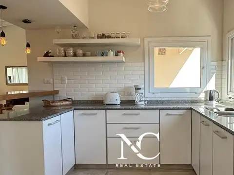 Casa 4 ambientes con 2 baños