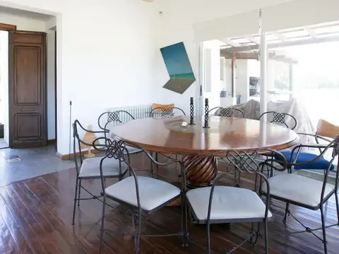 Venta de Chacra con Excelente  Casa  principal mas vivienda  de Huespedes  equipadas