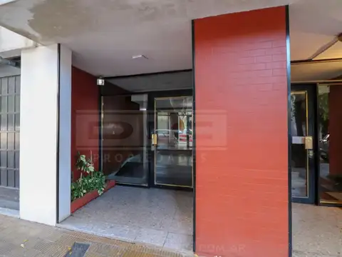 Vieytes 24   entre  AV. Santa Fe y Albarellos