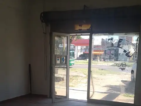 Avda Eva Peron 4400, Piso Ave