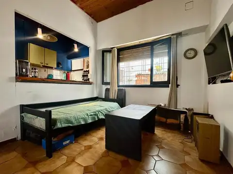 Depto Tipo Casa en Venta en Saavedra, USD 155.000