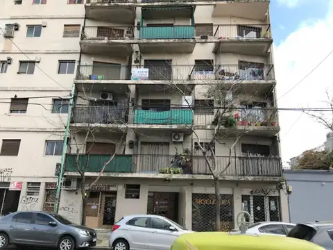 AL FRENTE Y BALCON