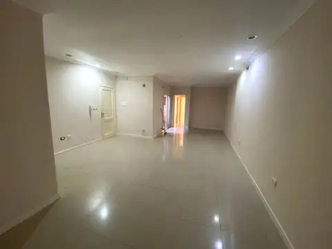 Venta departamento 1 dormitorio Saenz Peña, centro