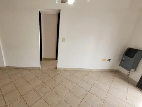 Departamento dos ambientes con balcón en ALQUILER - Morón