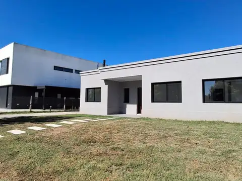 Barrio El Cantón Norte, Libertad 310,  Ingeniero Maschwitz, partido de Escobar, provincia de Buenos Aires, Argentina