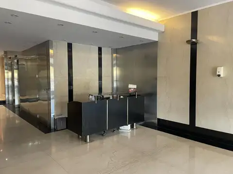 Oficina en Alquiler con 2 cocheras