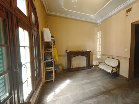 Casa en Venta en Plaza Moreno, USD 350.000