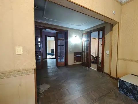 Casa 8 ambientes con 3 baños