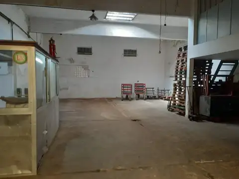 Galpon en Alquiler 10  mts Frente