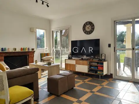 Casa en Venta con 5 cocheras