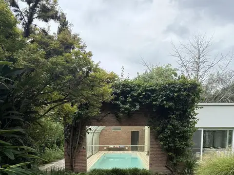 Casa en Venta con 6 cocheras