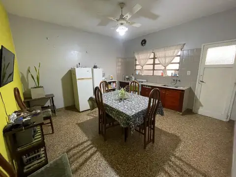 CASA IDEAL PARA 2 FAMILIAS EN VENTA - RAMOS MEJIA - NUEVO PRECIO
