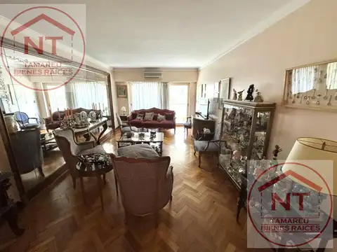 Venta Departamento 3 amb con dep, balcón al frente. Cochera cub. Seguridad 24hs.  Recoleta "LA ISLA"