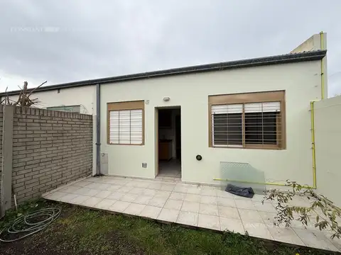 Depto Tipo Casa en Alquiler de 3 ambientes