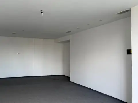 Oficina en Alquiler al Norte