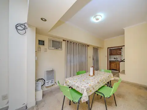 Depto Tipo Casa 3 ambientes con 2 baños