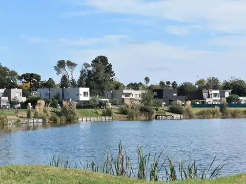 Terreno en Venta 20  mts Frente