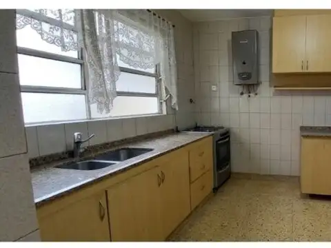 Depto Tipo Casa en Venta en Parque Chacabuco, USD 160.000