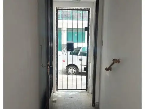 Depto Tipo Casa en Venta en Parque Chacabuco, USD 157.000