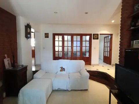 TRES DE FEBRERO 2700